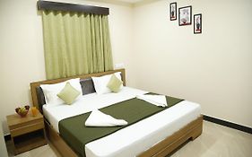 Hotel Amirtham Inn Palani